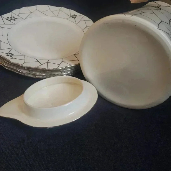 Tea Pot and Desert Plate Set - Picture 13 of 13